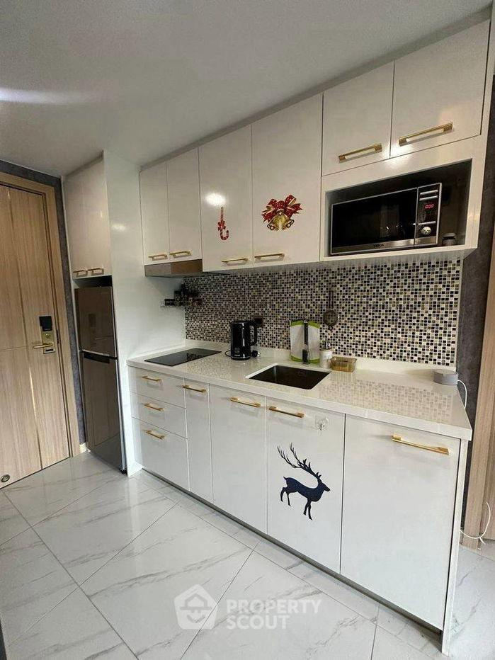 picture 3-BR Condo at Dusit Grand Park 2 close to Pattaya (ID 2210640) - 4/14