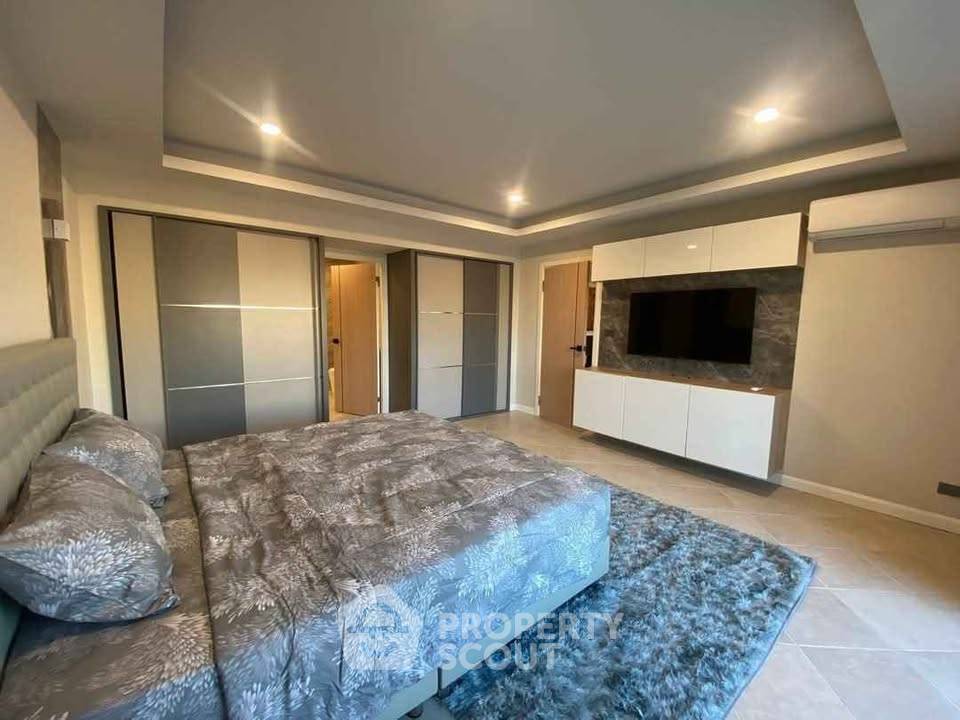 picture 2-BR Condo at View Talay Residence 5 Pratumnak close to Phratamnak (ID 2209863) - 13/18