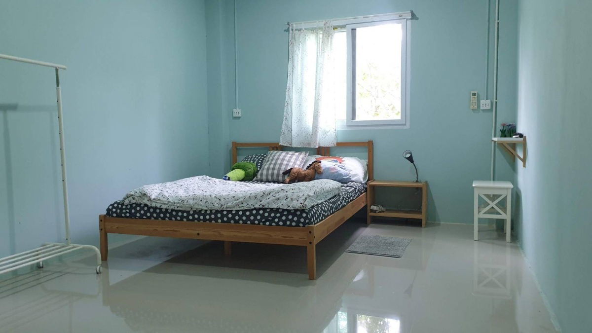 รูป บ้านเช่า หมู่บ้านเนินน้ำ บางละมุง ชลบุรี บ้านสวย สวนใหญ่  - รูปที่ 6/13