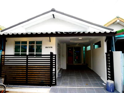 ขายทาวน์โฮม : S2924 ขายบ้านเดี่ยว1ชั้น รีโนเวทใหม่ หมู่บ้านอมรทรัพย์ อยู่วิทยา 18  