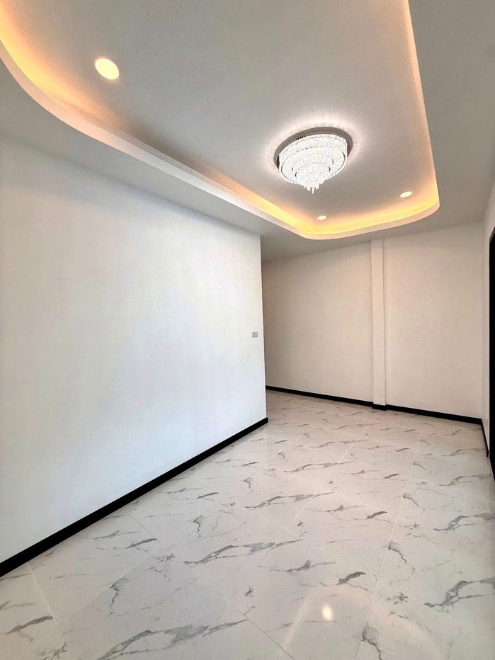 รูป 🏡✨บ้านรีโนเวทใหม่ ทาวเฮ้าส์ชั้นเดียว  โซนสามกอง หลัง รพ.กรุงเทพ หน้าบ้านไม่ชนใคร ทำเลดีใจกลางภูเก็ต เดินทางสะดวก  🏡✨  - รูปที่ 6/21