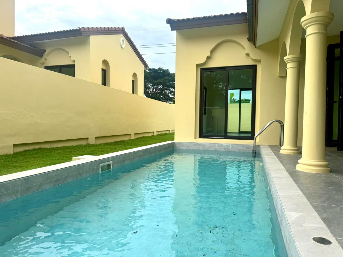 picture 🏡 For sale: Single-storey pool villa 🏊🏻‍♂️ Swimming pool (new house) 💰 Price 9,900,000 baht 🔅 Southeast front of the house - 3/30