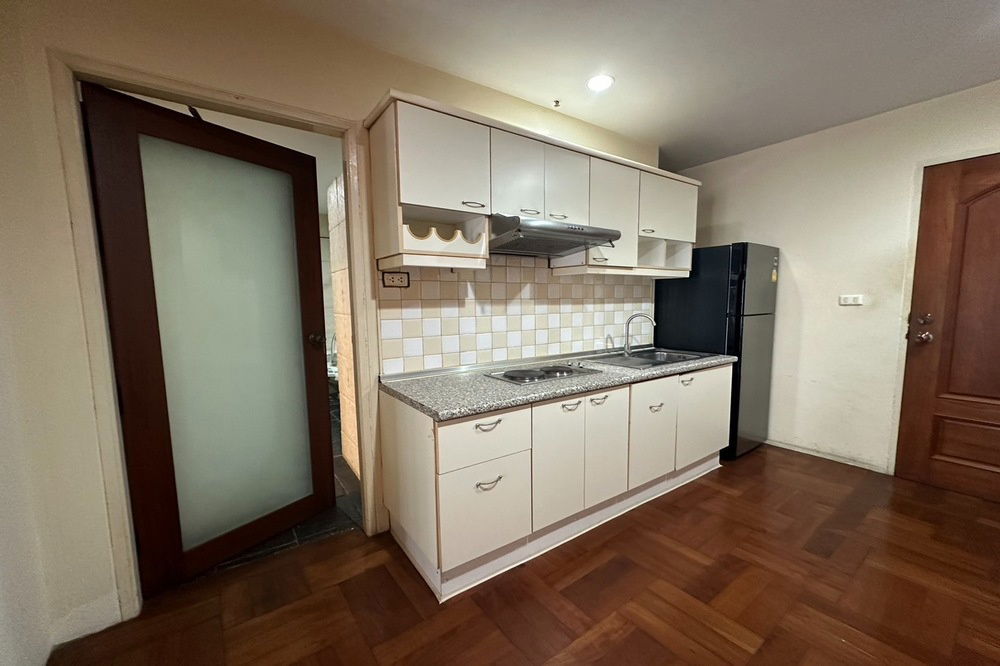 picture 🔥 For Sale  !!🔥 Code C20240900059..........Asoke Place, 1 bedroom, 1 bathroom, high floor, furnished, ready to move in, Special Deal!!📣📣 - 5/11