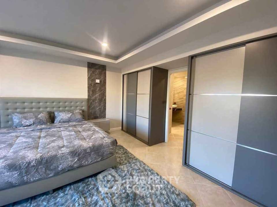 picture 2-BR Condo at View Talay Residence 5 Pratumnak close to Phratamnak (ID 2209863) - 11/18