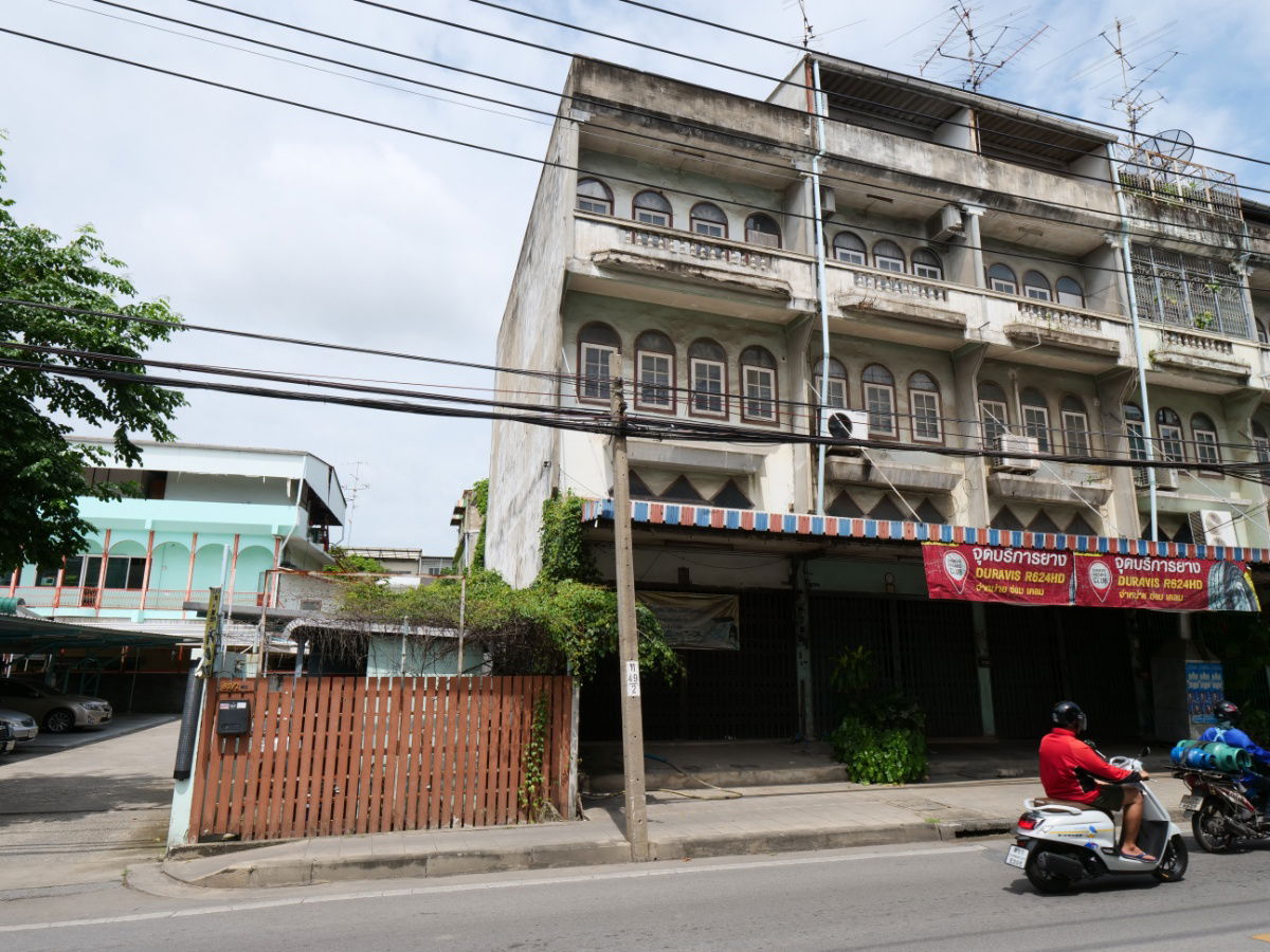 รูป ขายอาคารพานิชย์ 3.5 ชั้น 19 ตรว. ซอยกำนันแม้น ราคาดีที่สุดในย่านนี้ ขายเพียง 2.2 ล้าน หน้ากว้าง 4 เมตร พื้นที่ใช้สอยประมาณ 220 ตรม.  - รูปที่ 77/80