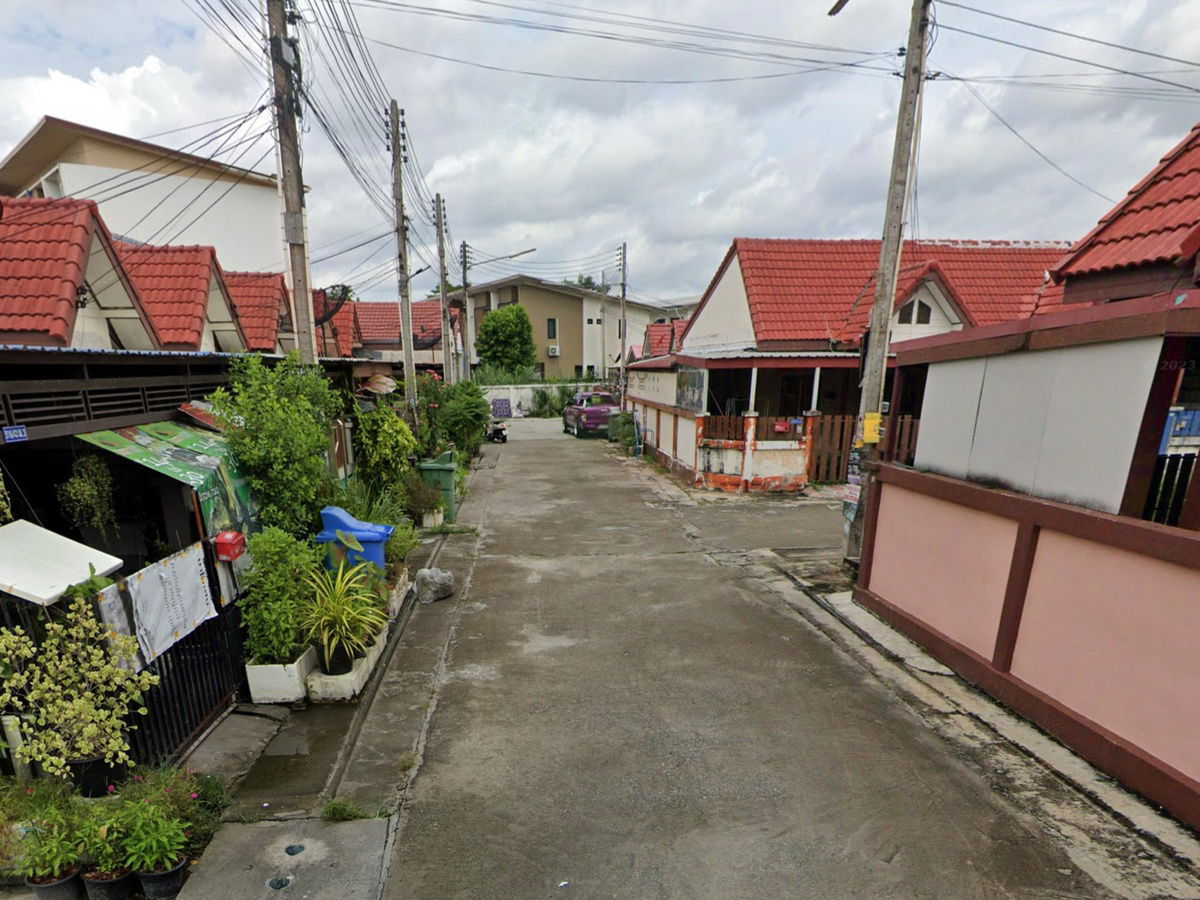 รูป ทาวน์เฮาส์ชั้นเดียว ติดถนน ศรีราชา – หนองค้อ - รูปที่ 1/4