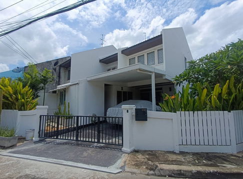 Call : 089-184-1924 หมู่บ้านการ์เด้นโฮม วิลเลจ ซอยพหลโยธิน 60 บ้านแฝดแปลงมุม 50 ตารางวา 3 นอน 3 น้ำ 1 ห้องเมด เรือนรับรอง ใกล้ BTS แยก คปอ.