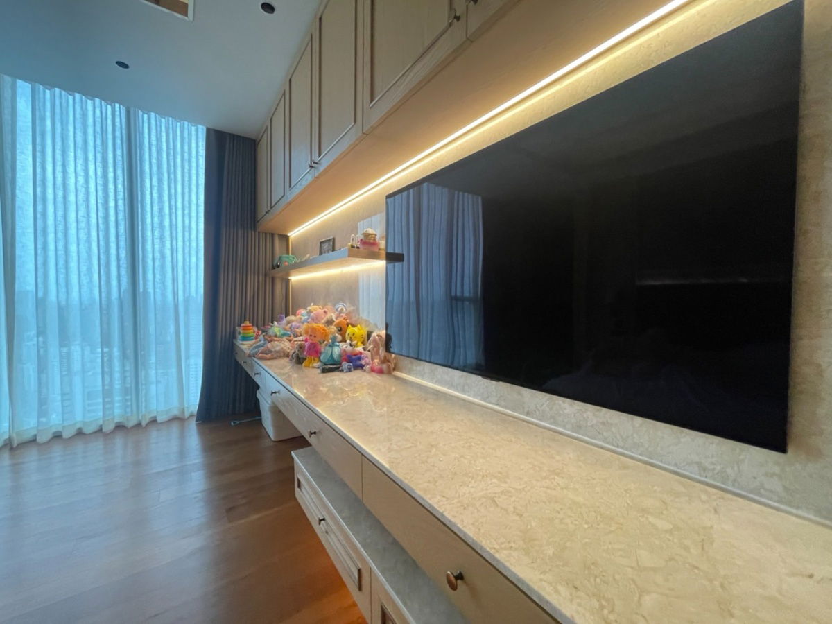 รูป PENTHOUSE TOP FLOOR ! เฟอร์ครบแต่งสวยพร้อมเข้าอยู่  ใช้ Smart home tech อัตโนมัติทั้งหมดทั้งเปิดม่าน  - รูปที่ 9/17