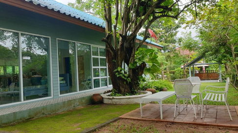 บ้านเช่า หมู่บ้านเนินน้ำ บางละมุง ชลบุรี บ้านสวย สวนใหญ่ 