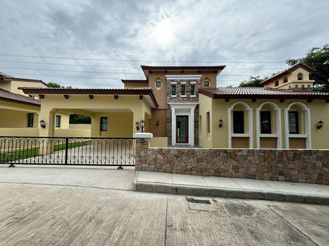 Single house for sale, Chivani Pattaya project, Na Jomtien, good location, on Sukhumvit Road