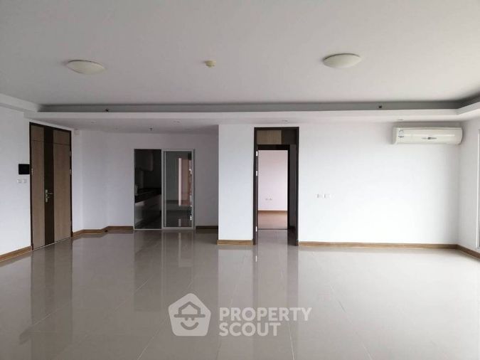 3-bed condo for sale, 219 sqm, Supalai River Resort