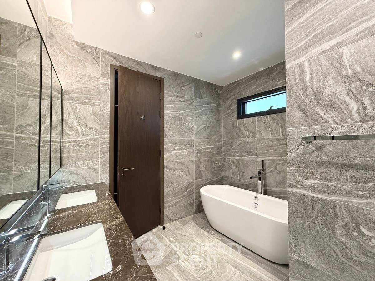 รูป คอนโด 3-ห้องนอน ที่ ดิ เอส สุขุมวิท 36 ใกล้ BTS ทองหล่อ (ID 2210460) - รูปที่ 19/26