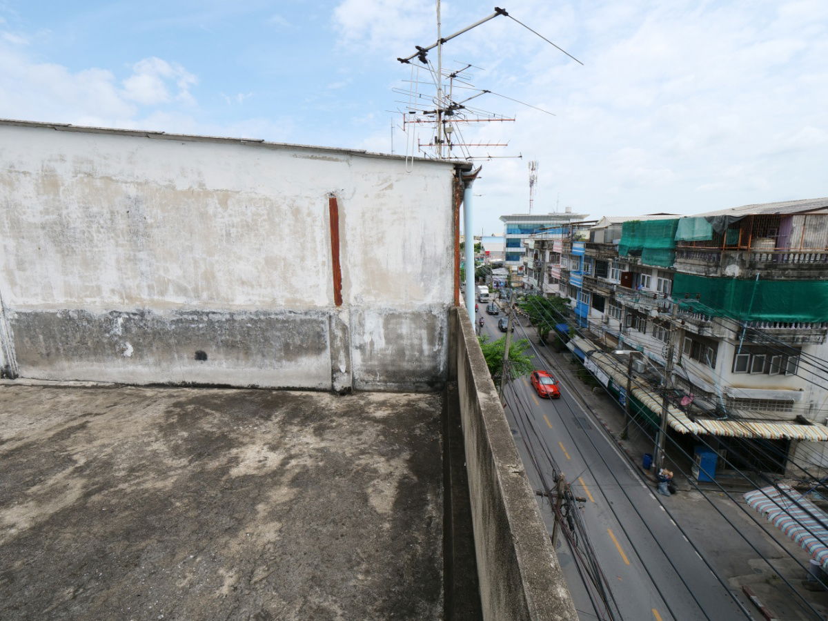 รูป ขายอาคารพานิชย์ 3.5 ชั้น 19 ตรว. ซอยกำนันแม้น ราคาดีที่สุดในย่านนี้ ขายเพียง 2.2 ล้าน หน้ากว้าง 4 เมตร พื้นที่ใช้สอยประมาณ 220 ตรม.  - รูปที่ 53/80