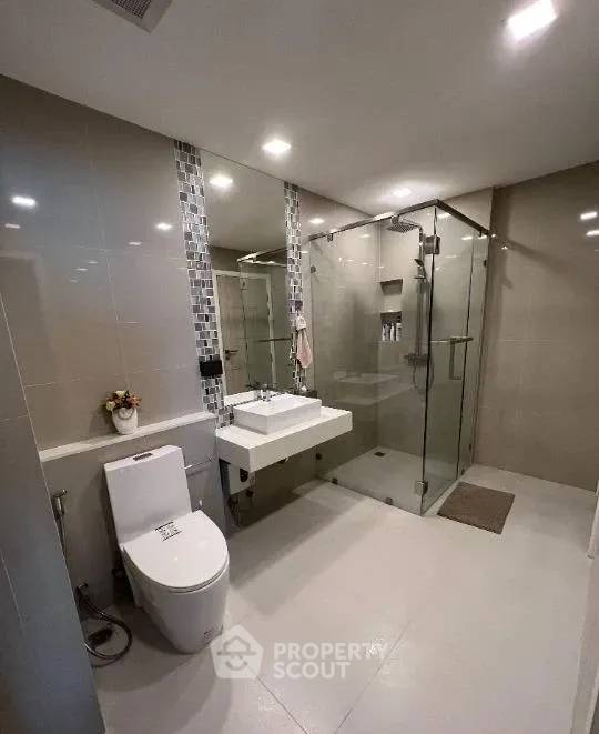 picture 1-BR Condo at One Tower Pratamnak close to Phratamnak (ID 1175811) - 5/5