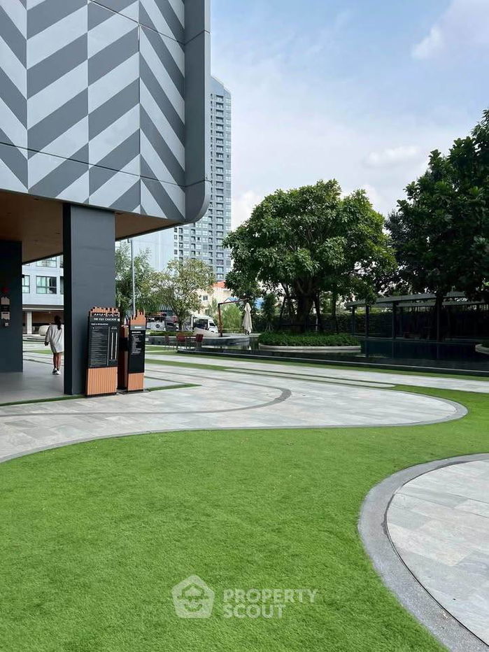 picture Studio Condo at Ideo O2 near BTS Bang Na (ID 2208808) - 9/11