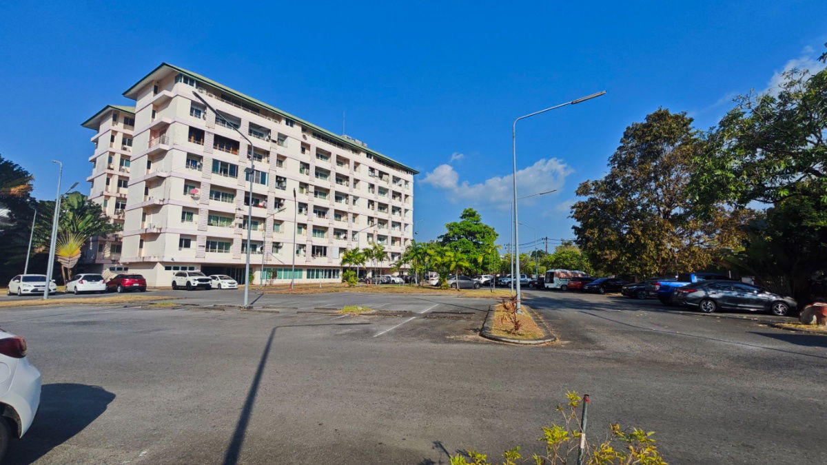 picture 3 Bedrooms apartment in the center of Phuket  - 14/14