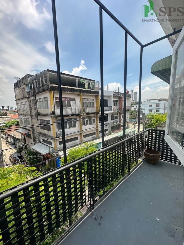 picture Commercial building for rent near BTS Punnawithi (SPSAD3050) - 10/12