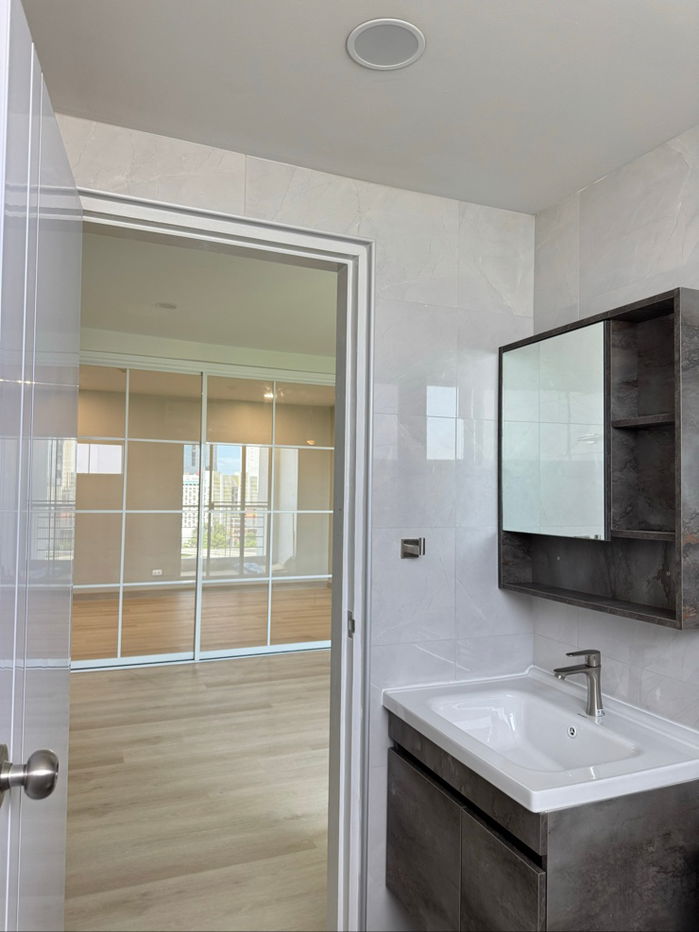 picture New renovate condo for rent. Near BTS Sriudom - 7/16