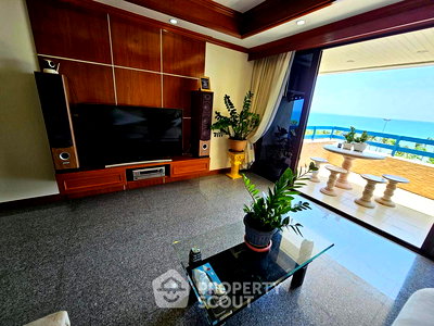 Condos for sale : 2-BR Condo at Jomtien Plaza Condotel close to Jomtien Beach (ID 1536857)