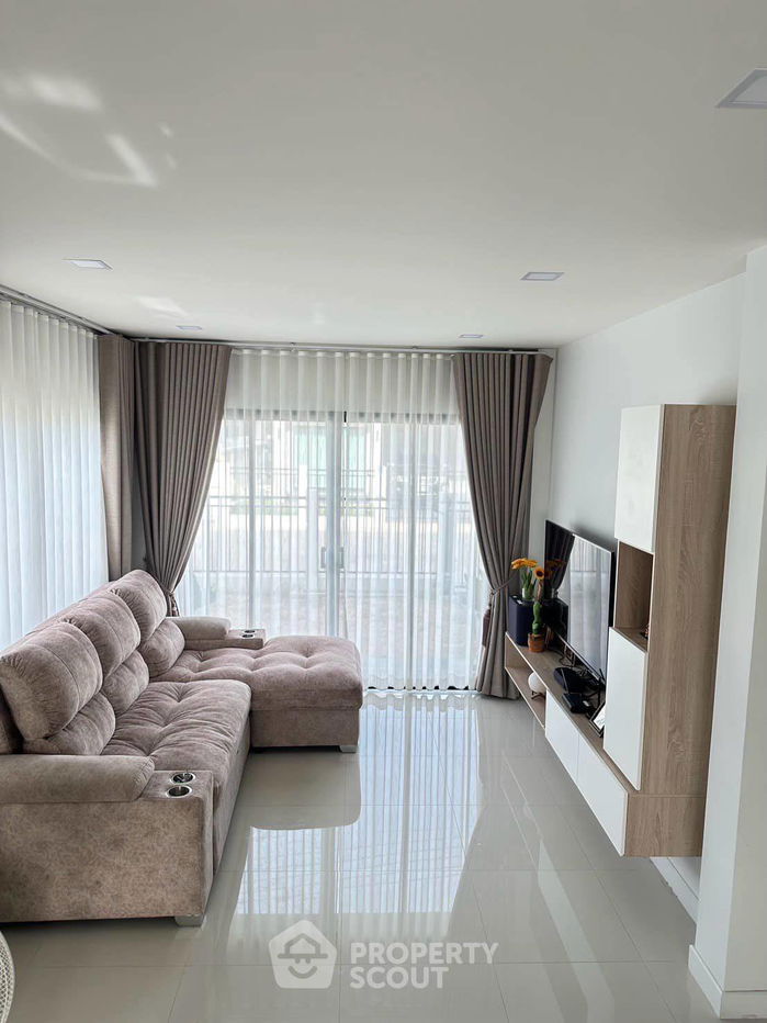 picture 3-BR House at The Grand 9 close to Pattaya (ID 2160570) - 2/13