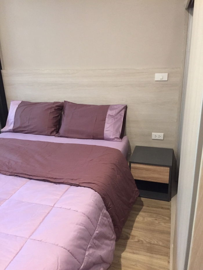 รูป Blossom Condo Sathorn-Charoenrat (บลอสซั่ม คอนโด แอท สาทร-เจริญราษฎร์) ห้องสวย เครื่องใช้ไฟฟ้า-เฟอร์นิเจอร์ครบ เดินทางสะดวก - รูปที่ 1/9
