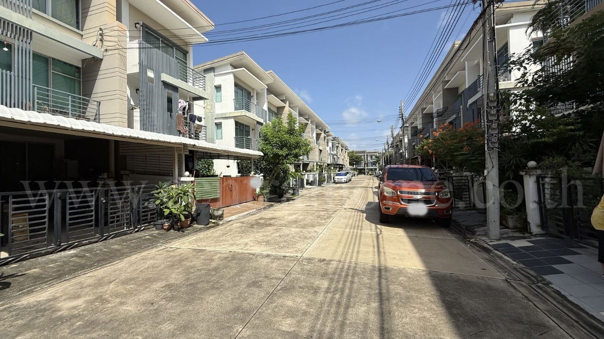 รูป ทาวน์โฮม 3 ชั้น ทาวน์พลัส ประชาอุทิศ - ทุ่งครุ บ้านสวย พร้อมอยู่ - รูปที่ 17/18