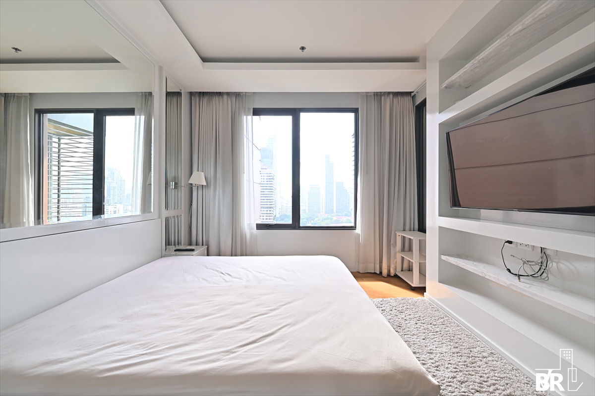 picture 𝐑𝐚𝐫𝐞 𝐔𝐧𝐢𝐭! 🔥  Villa Asoke, Stylish & Fully Furnished, near MRT Phetchaburi - 4/12