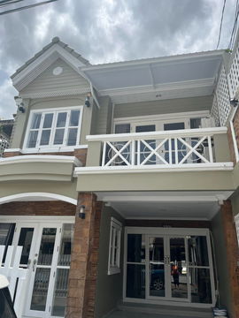 ให้เช่าทาวน์โฮม 2 ชั้น รีโนเวทใหม่หมดทั้งหลัง บ้านสวยเฟอร์นิเจอร์ครบ บิ้วอินทั้งหลังสวยมากบ้านอยู่ซอยนราธิวาสฯ 22 (หมู่บ้านวัฒนา)