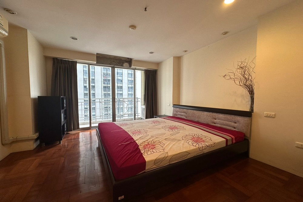 picture 🔥 For Sale  !!🔥 Code C20240900059..........Asoke Place, 1 bedroom, 1 bathroom, high floor, furnished, ready to move in, Special Deal!!📣📣 - 6/11