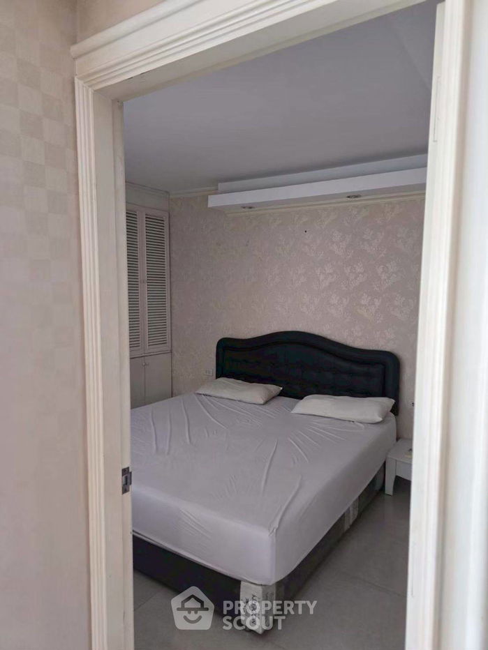 picture 2-BR Condo at I.T.F. Silom Palace Condominium near BTS Chong Nonsi (ID 2211805) - 9/10