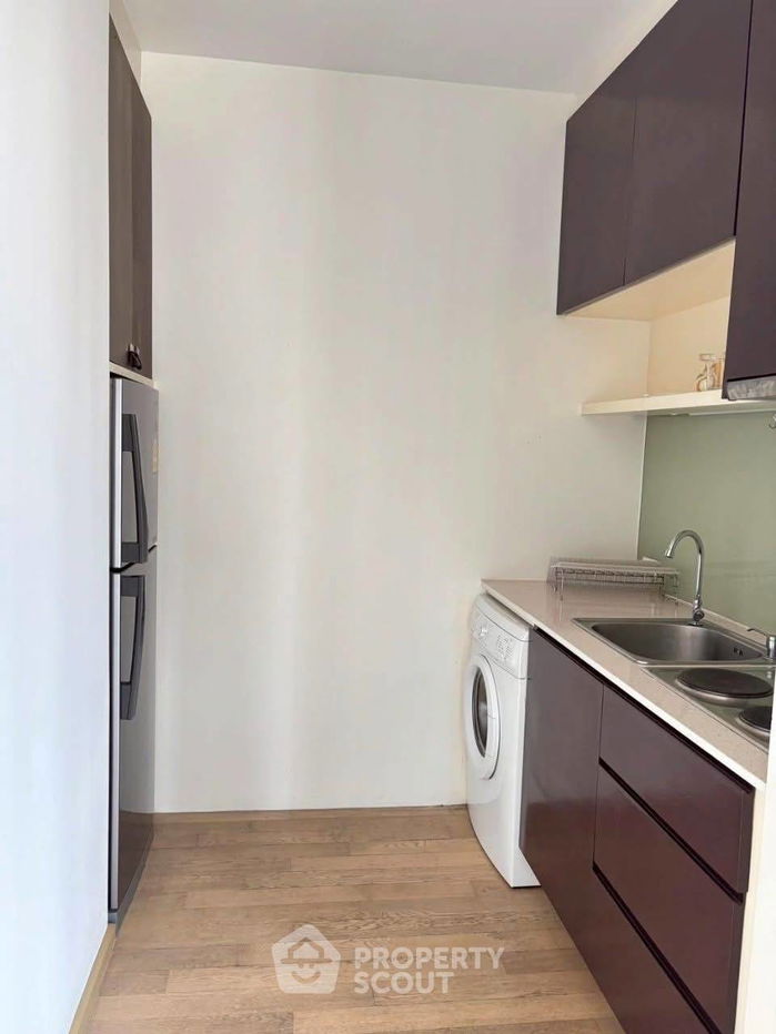 picture 2-BR Condo at Noble Refine Prompong near BTS Phrom Phong (ID 2206134) - 10/13