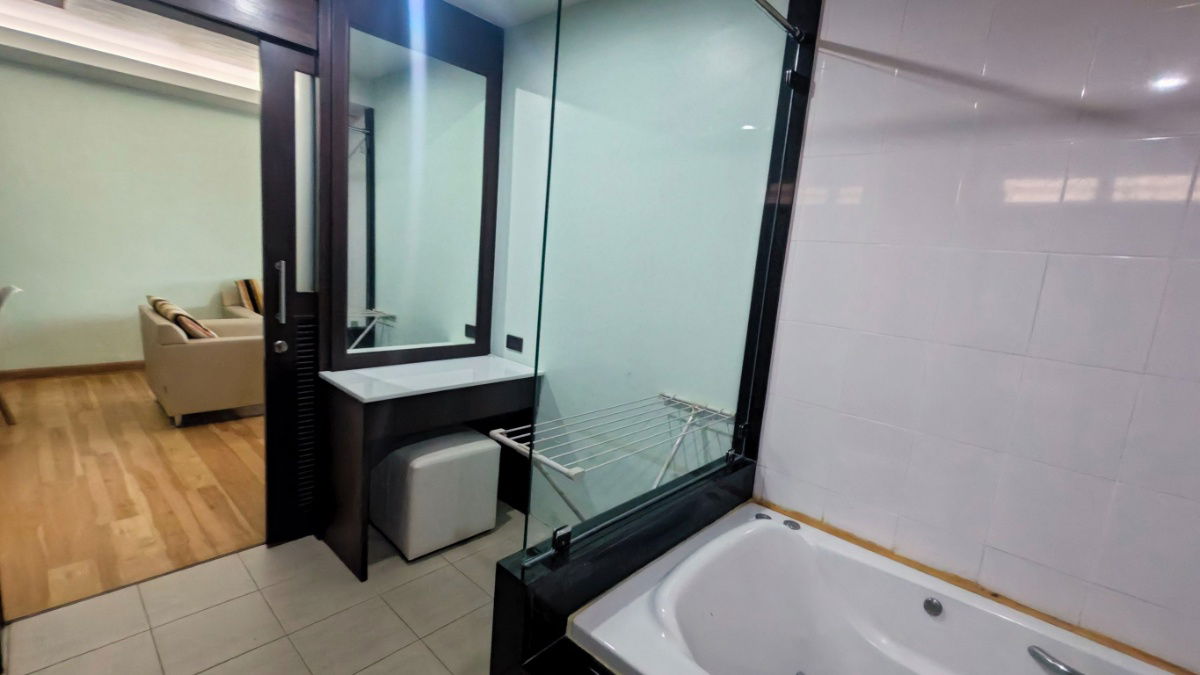 picture 3 Bedrooms apartment in the center of Phuket  - 13/14