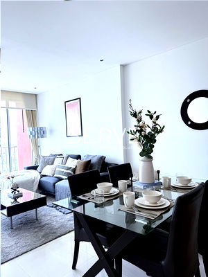 Condos for sale : 2 Beds with Bathtub Good Location BTS Ekamai 350 m. / For Sale-Fullerton Sukhumvit