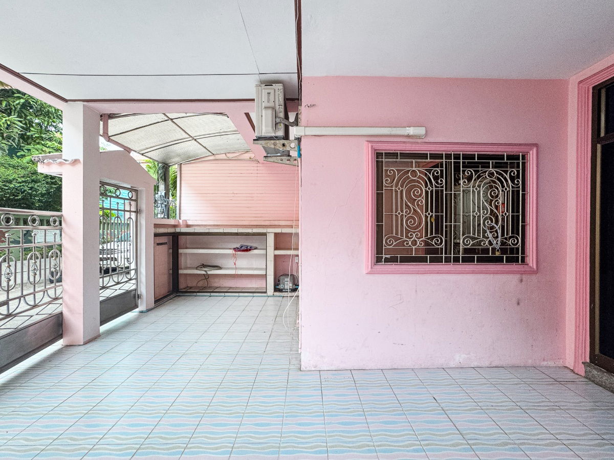 รูป ขายทาวน์โฮม 3 ชั้น หมู่บ้าน อิ่มอัมพร1 ซอยจรัญฯ 13 6 ห้องนอน 3 ห้องน้ำ เพียง 4.19 ล้าน!!! - รูปที่ 41/52