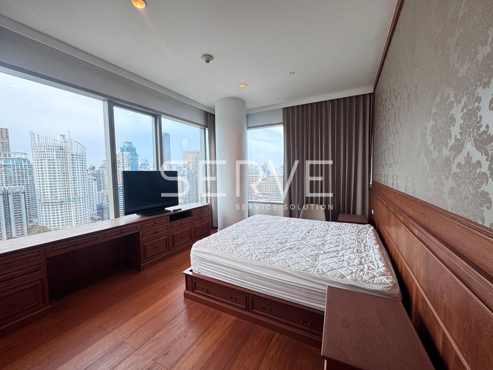 picture 3 Beds with Bathtub Large Room Good Location Close to BTS Ratchadamri 300 m. / For Rent-185 Rajadamri - 1/18