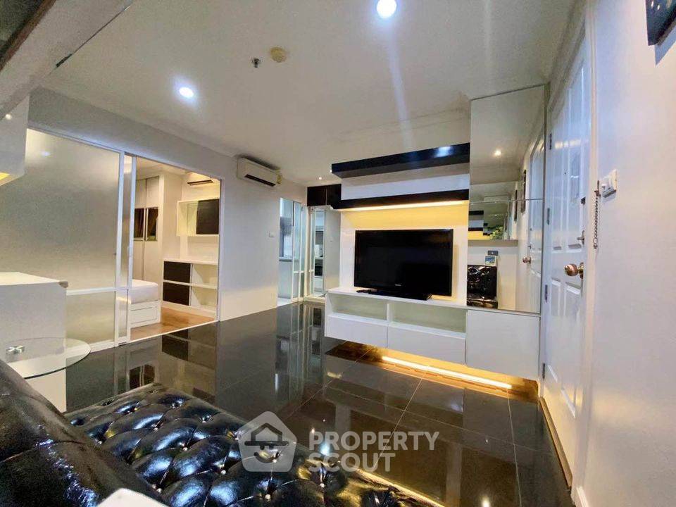รูป คอนโด 1-ห้องนอน ที่ คอนโด ลุมพินี เพลส พระราม 9 – รัชดา ใกล้ MRT พระราม 9 (ID 1779373) - รูปที่ 1/7