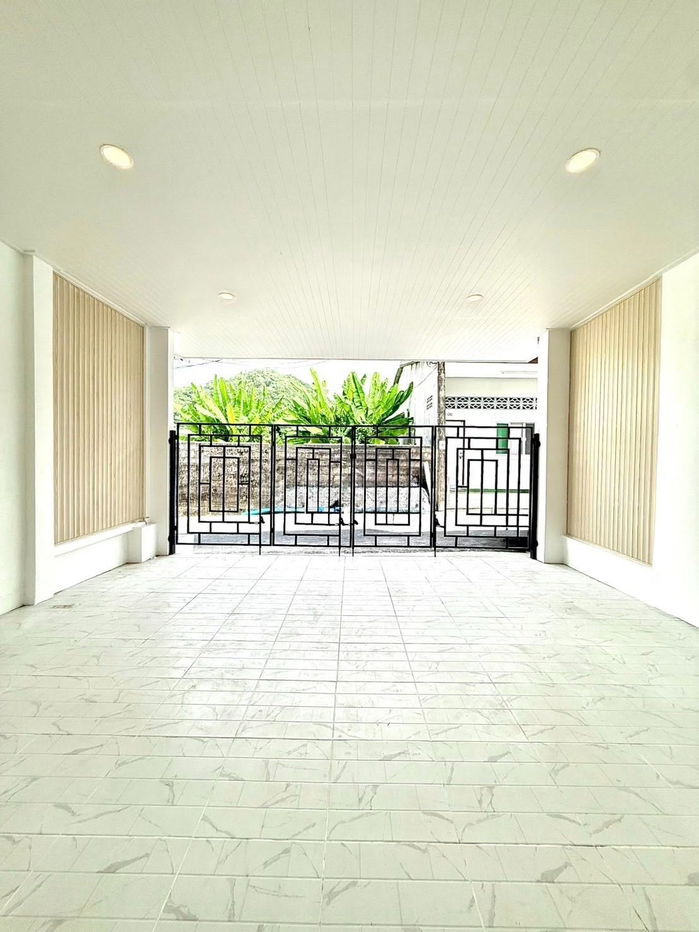 รูป 🏡✨บ้านรีโนเวทใหม่ ทาวเฮ้าส์ชั้นเดียว  โซนสามกอง หลัง รพ.กรุงเทพ หน้าบ้านไม่ชนใคร ทำเลดีใจกลางภูเก็ต เดินทางสะดวก  🏡✨  - รูปที่ 3/21