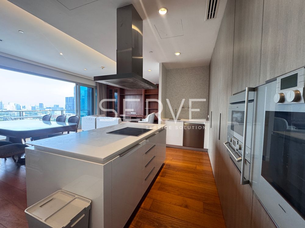 picture 3 Beds with Bathtub Large Room Good Location Close to BTS Ratchadamri 300 m. / For Rent-185 Rajadamri - 8/18