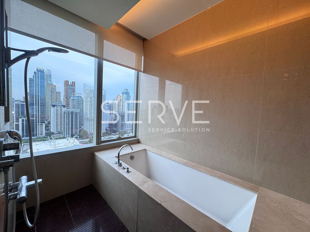 picture 3 Beds with Bathtub Large Room Good Location Close to BTS Ratchadamri 300 m. / For Rent-185 Rajadamri - 18/18
