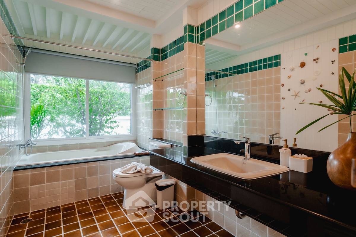 picture 4-BR Villa close to Chalong (ID 2005362) - 27/35