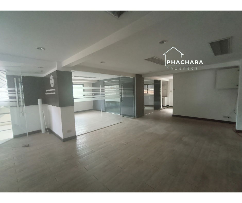 รูป พื้นที่สำนักงานให้เช่าใจกลางเมือง พื้นที่ 112 ตรม. ถ.หลานหลวง มีที่จอดรถ ทำเลดีใจกลางเมือง ใกล้สถานที่ราชการ แลนด์มาร์คสำคัญ สถานที่ท่องเที่ยวต่างๆ - รูปที่ 2/13