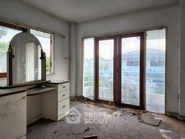 picture 3-BR House in Sala Thammasop (ID 2016493) - 12/15