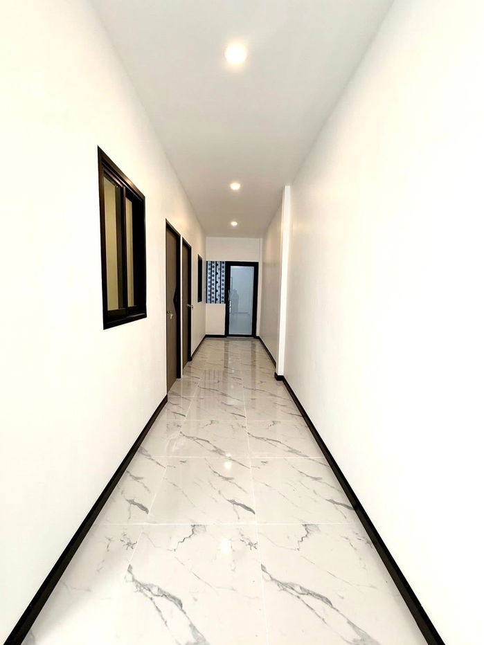 รูป 🏡✨บ้านรีโนเวทใหม่ ทาวเฮ้าส์ชั้นเดียว  โซนสามกอง หลัง รพ.กรุงเทพ หน้าบ้านไม่ชนใคร ทำเลดีใจกลางภูเก็ต เดินทางสะดวก  🏡✨  - รูปที่ 12/21