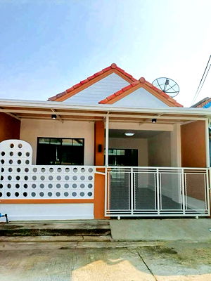 ทาวน์โฮม รังสิต คลองสาม  : ขาย ทาวน์เฮ้าส์ 20 ตร.ว. หมู่บ้านวรารักษ์ รังสิต- คลองสาม ปทุมธานี