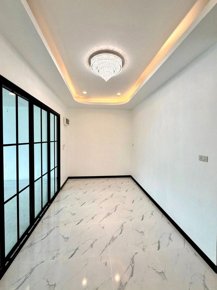 รูป 🏡✨บ้านรีโนเวทใหม่ ทาวเฮ้าส์ชั้นเดียว  โซนสามกอง หลัง รพ.กรุงเทพ หน้าบ้านไม่ชนใคร ทำเลดีใจกลางภูเก็ต เดินทางสะดวก  🏡✨  - รูปที่ 9/21