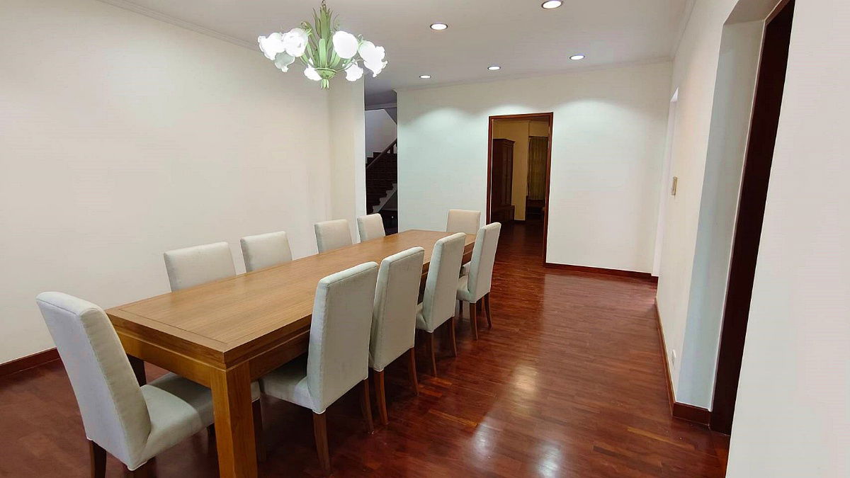 รูป ให้เช่า บ้านเดี่ยว หลังใหญ่ หลังริม  4 ห้องนอน ซอยปรีดีพนมยงค์ 11  สุขุมวิท 71  คลองตัน  พร้อมเฟอร์นิเจอร์ไม้สักทั้งหลัง - รูปที่ 15/32