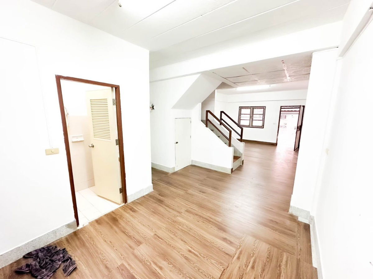 รูป 🎉 HOT DEAL บ้านให้เช่า พร้อมอยู่ ใกล้ BTS และ MRT 🎉 🏡 ทาวน์โฮม 2 ชั้น @หมู่บ้านท่าเรือ ซ.วชิรธรรม 57 แยก 26 - รูปที่ 4/9