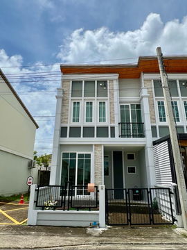 ☀️ Urgent Sale!!! 2-Storey Townhome at Golden Town 2 Bangna–Suanluang ✨ Best condition — never been occupied!