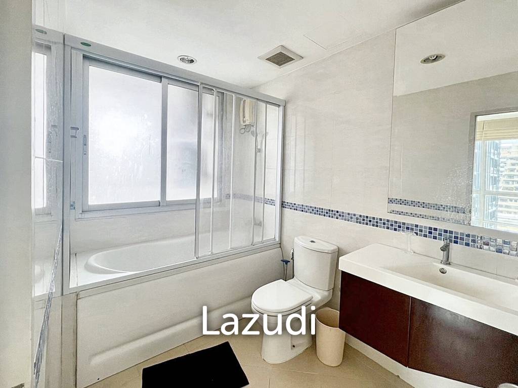 picture 2 bed 2 bath 65 SQ.M life @ sathorn 10 - 15/18