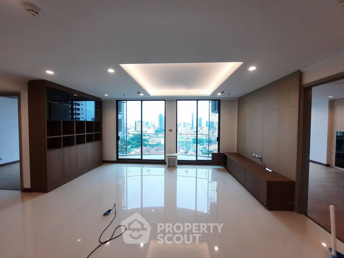 picture 2-BR Condo at Supalai Oriental Sukhumvit 39 near MRT Phetchaburi (ID 1176795) - 3/7